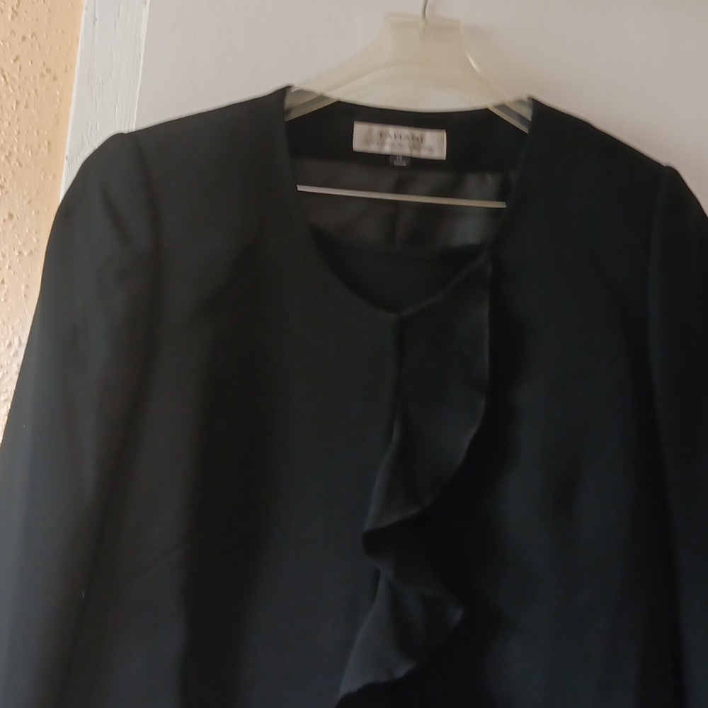 TAHARI Black Dress Suit